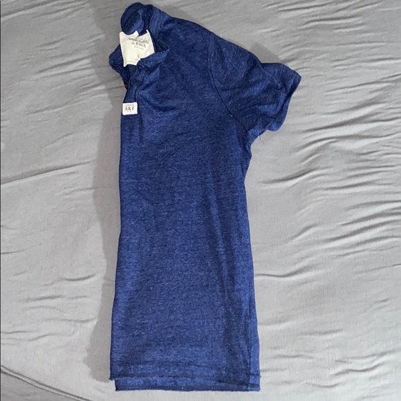 A T shirt - Picture 3 of 5